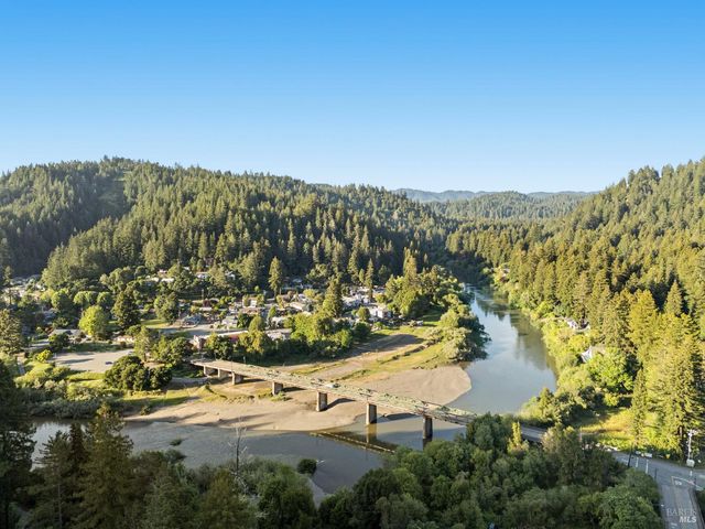 9094 Highland Ter, Monte Rio, CA 95462