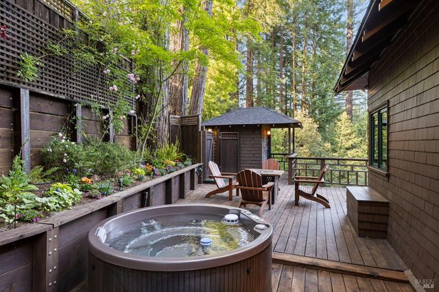 9094 Highland Ter, Monte Rio, CA 95462