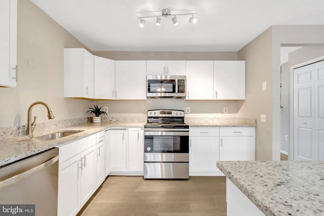 829 SMARTTS LN NE, Leesburg, VA 20176