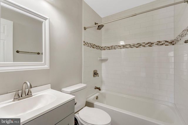 829 SMARTTS LN NE, Leesburg, VA 20176