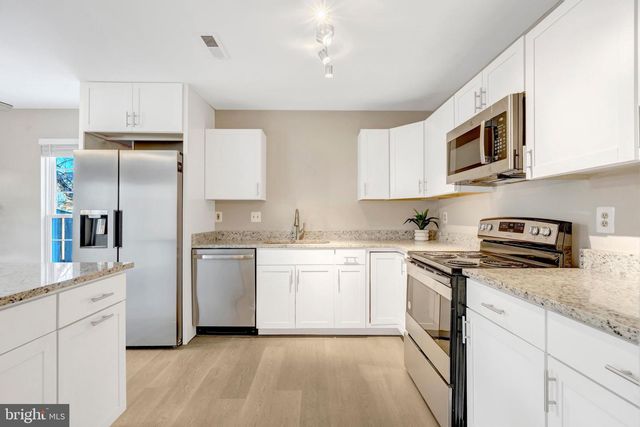 829 SMARTTS LN NE, Leesburg, VA 20176