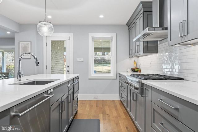 420 FAWN HILL LN, Penn Valley, PA 19072