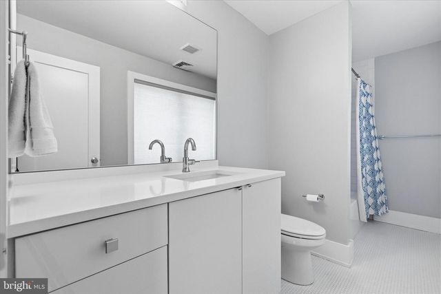 420 FAWN HILL LN, Penn Valley, PA 19072