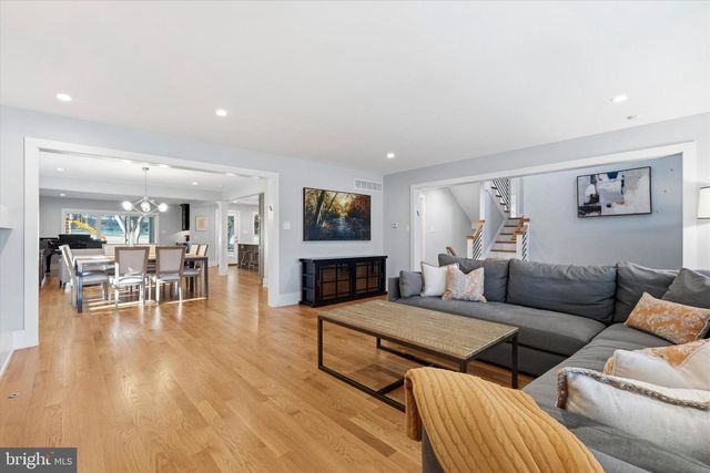 420 FAWN HILL LN, Penn Valley, PA 19072