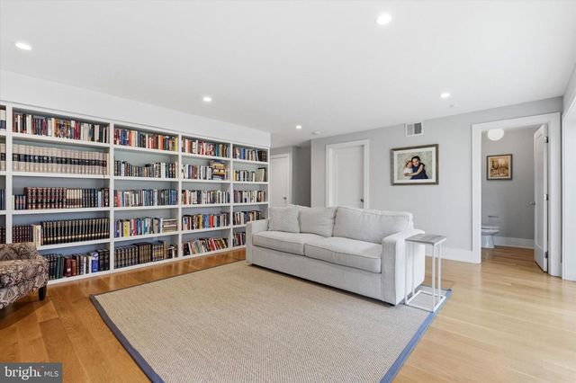 420 FAWN HILL LN, Penn Valley, PA 19072