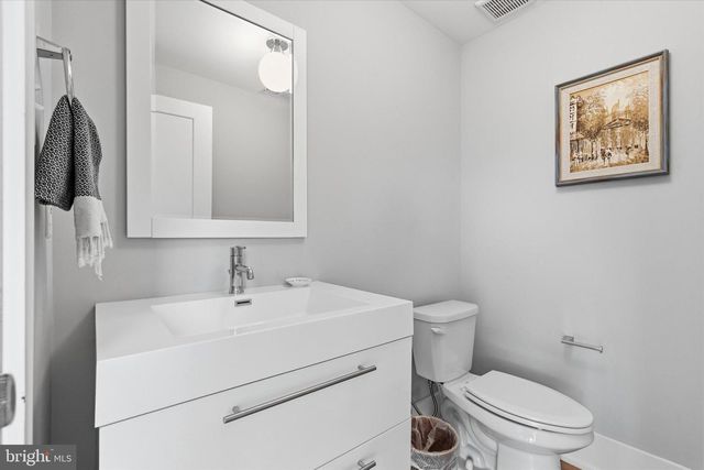 420 FAWN HILL LN, Penn Valley, PA 19072