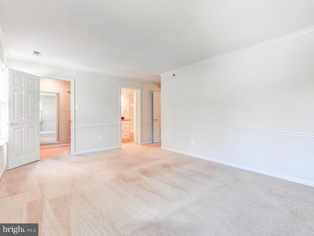 Image 14 of property listing at 14201 QUAIL CREEK WAY #304, Sparks Glencoe, MD 21152