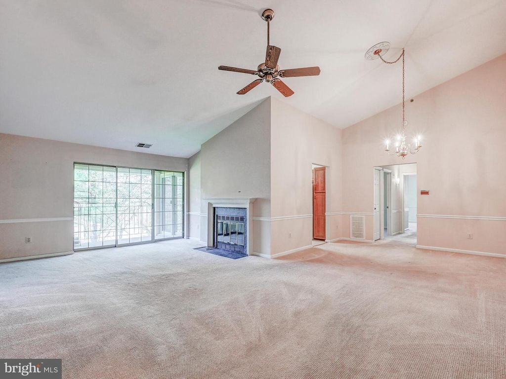 Image 9 of property listing at 14201 QUAIL CREEK WAY #304, Sparks Glencoe, MD 21152