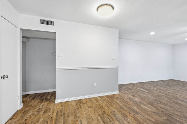 3004 Highgate Lane, Bedford, TX 76021