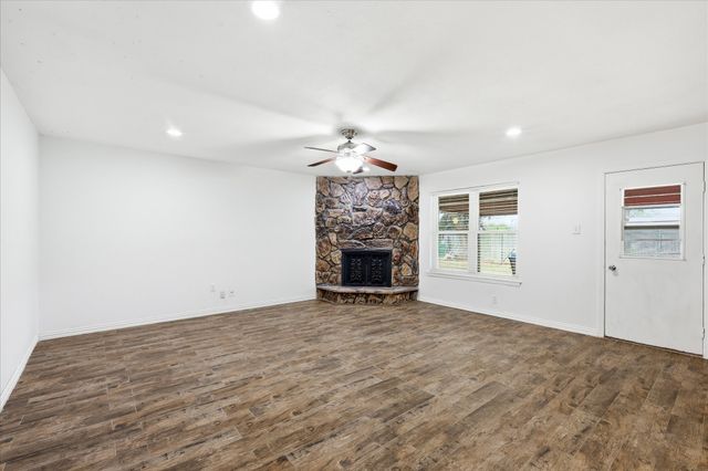 3004 Highgate Lane, Bedford, TX 76021