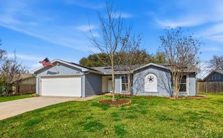 3004 Highgate Lane, Bedford, TX 76021