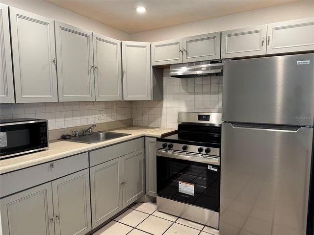 2501 HARN BOULEVARD H20, Clearwater, FL 33764