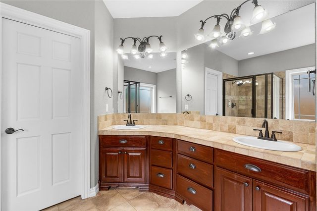 603 SE Jamaica Drive, Bentonville, AR 72712