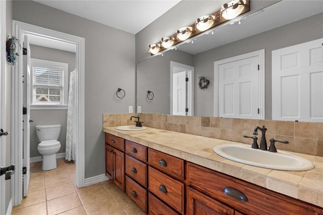 603 SE Jamaica Drive, Bentonville, AR 72712