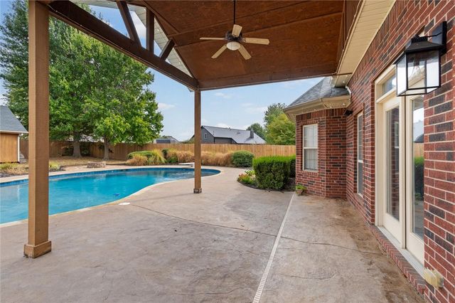 603 SE Jamaica Drive, Bentonville, AR 72712