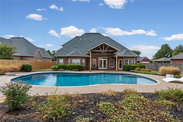 603 SE Jamaica Drive, Bentonville, AR 72712