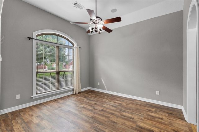 603 SE Jamaica Drive, Bentonville, AR 72712