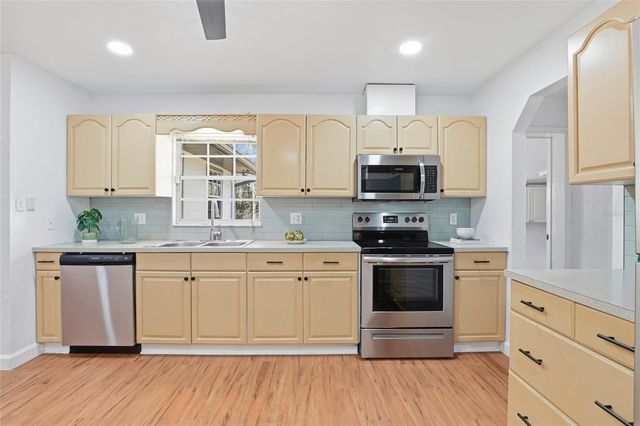 10002 NW 6TH PLACE, Gainesville, FL 32607