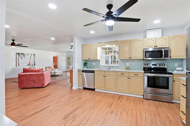 10002 NW 6TH PLACE, Gainesville, FL 32607