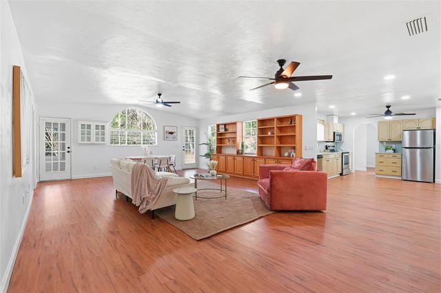 10002 NW 6TH PLACE, Gainesville, FL 32607