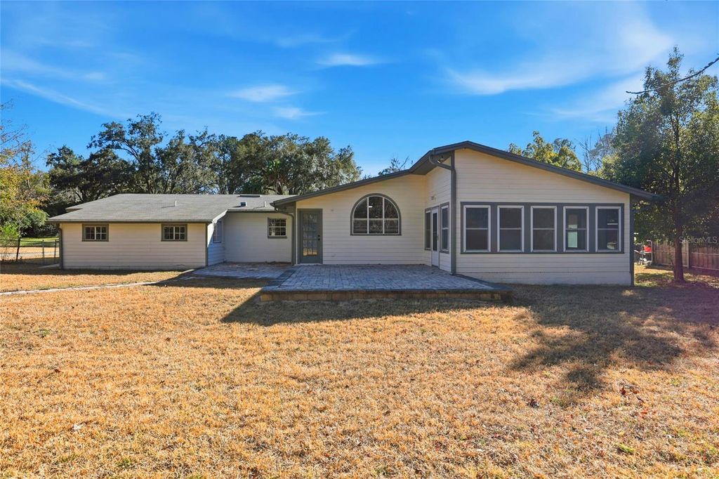 Image 32 of property listing at 10002 NW 6TH PLACE, Gainesville, FL 32607