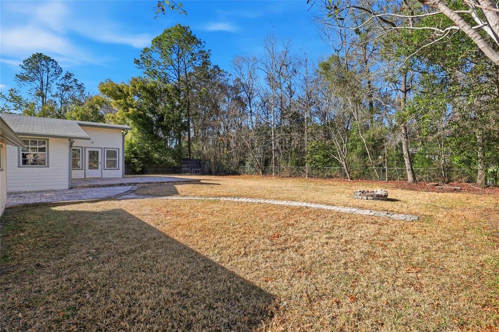 Image 34 of property listing at 10002 NW 6TH PLACE, Gainesville, FL 32607