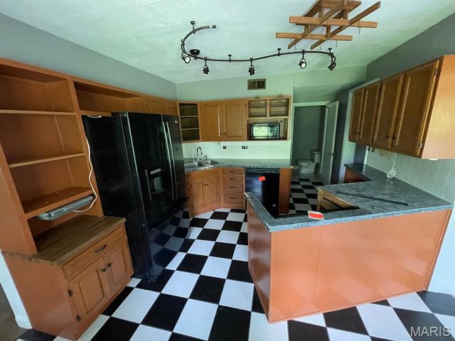 2979 Petticoat Junction Lane, Glen Carbon, IL 62034