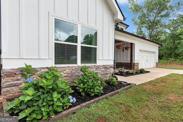 515 Forest Lake Road, Pendergrass, GA 30567