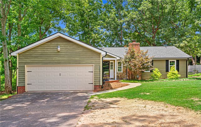 121 White Oak Drive, Easley, SC 29642