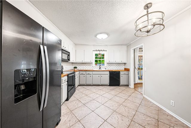121 White Oak Drive, Easley, SC 29642