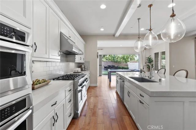 10 Shadybend, Irvine, CA 92602