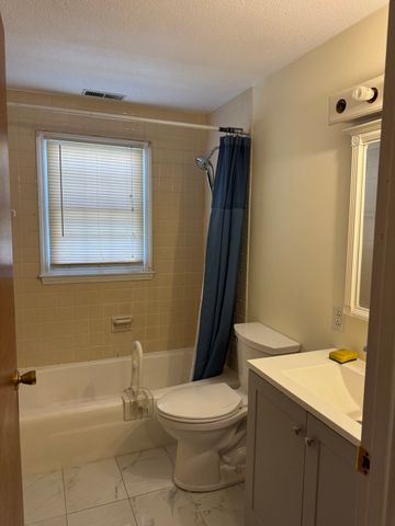 3 Elm St 7, Acton, MA 01720