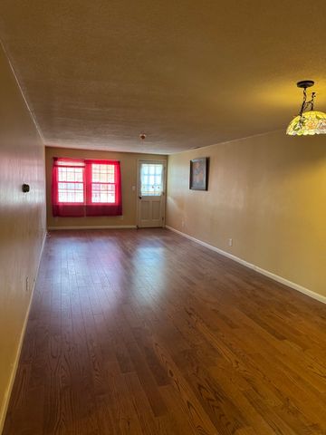 3 Elm St 7, Acton, MA 01720