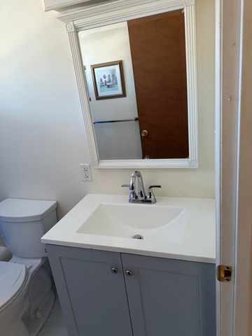 3 Elm St 7, Acton, MA 01720