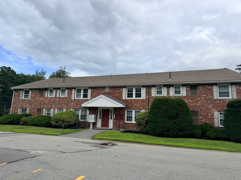 3 Elm St 7, Acton, MA 01720