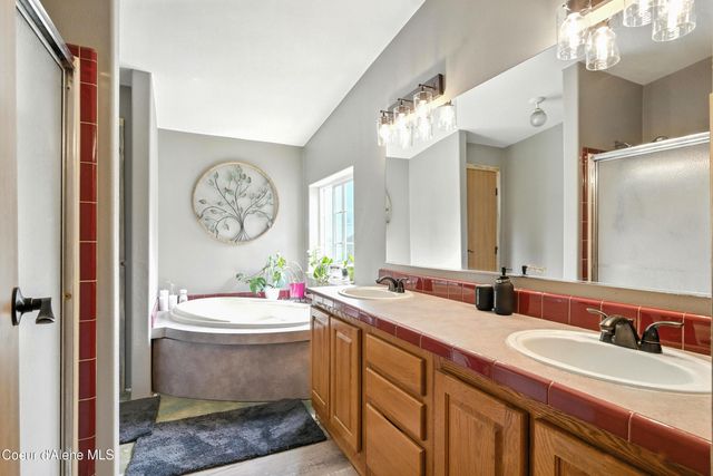 3135 Paradise Valley Rd, Bonners Ferry, ID 83805