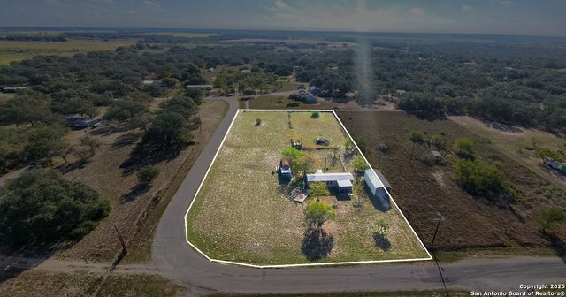 1440 Rendon, Poteet, TX 78065