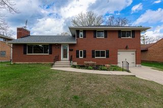 813 Lovetta Drive, Kettering, OH 45429
