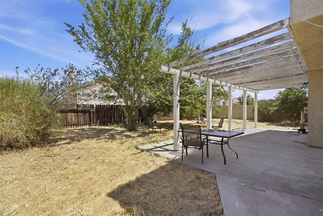 3301 Honeysuckle, Palmdale, CA 93550