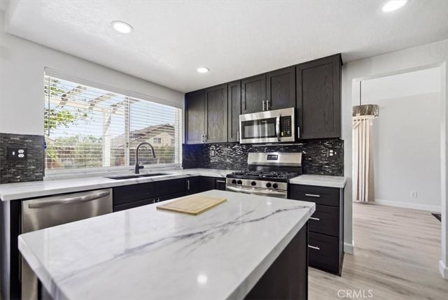 3301 Honeysuckle, Palmdale, CA 93550