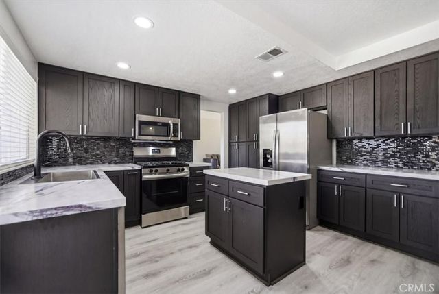 3301 Honeysuckle, Palmdale, CA 93550