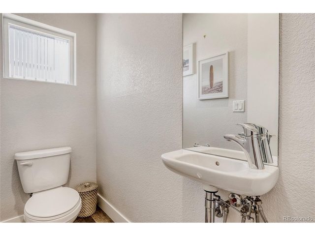 5594 W 10th Pl, Lakewood, CO 80214