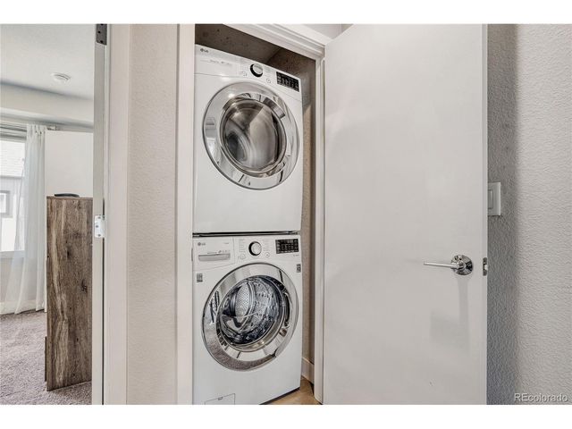 5594 W 10th Pl, Lakewood, CO 80214