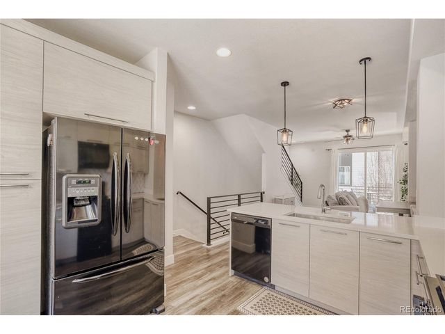 5594 W 10th Pl, Lakewood, CO 80214