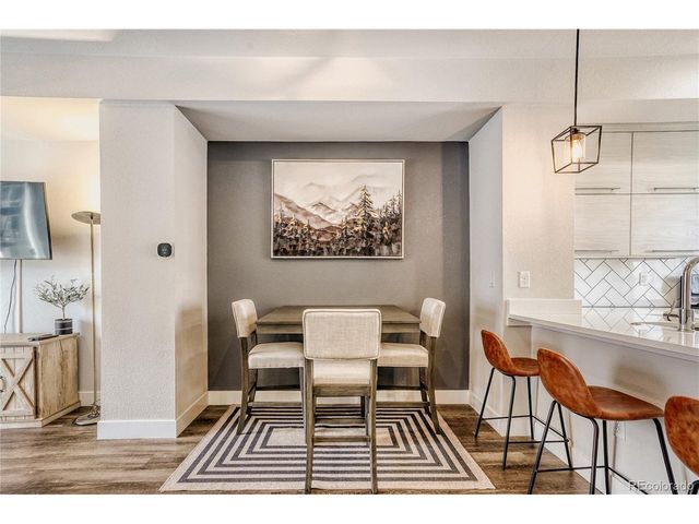 5594 W 10th Pl, Lakewood, CO 80214