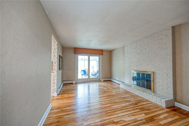 725 12th St, Oakmont, PA 15139