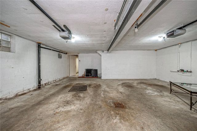 725 12th St, Oakmont, PA 15139