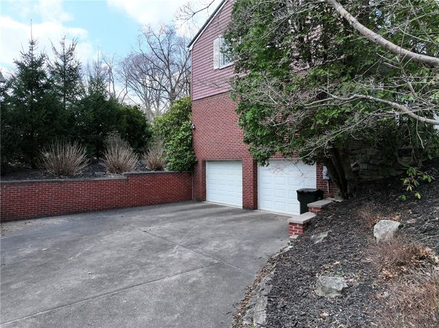 725 12th St, Oakmont, PA 15139