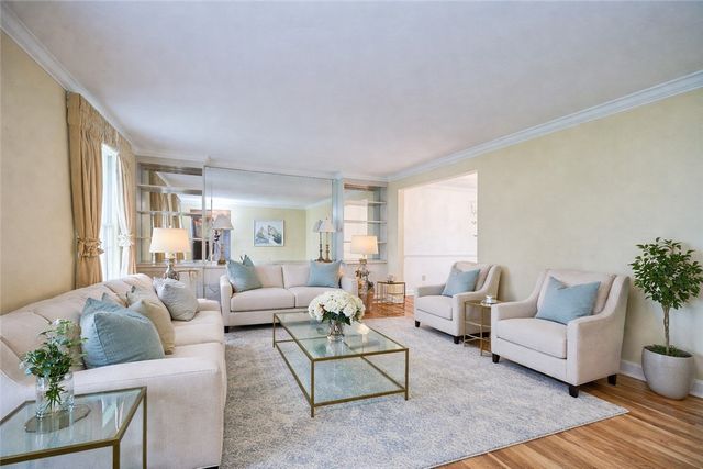 725 12th St, Oakmont, PA 15139