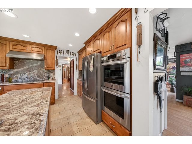 250 RUCKLES Dr, Myrtle Creek, OR 97457